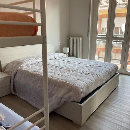 Suite De Rolandis Cin Itoo5Oo5C22Cdbezny Asti Eksteriør billede